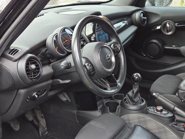 Mini MINI 1.5 COOPER CHILI I CLIMA I SPORTSTOELEN I NAVIGATIE I KEYLESS I