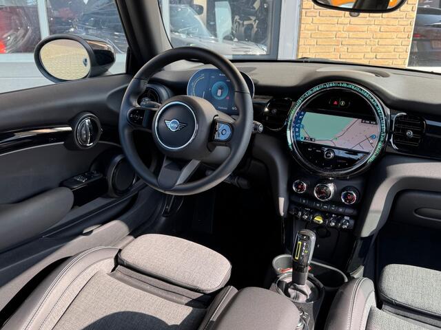 Mini MINI CLASSIC 33 KWh 2TONE/SPORTSTOELEN/LED/CARPLAY/NL-AUTO/1e EIG.