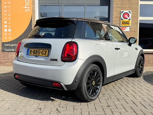 Mini MINI CLASSIC 33 KWh 2TONE/SPORTSTOELEN/LED/CARPLAY/NL-AUTO/1e EIG.