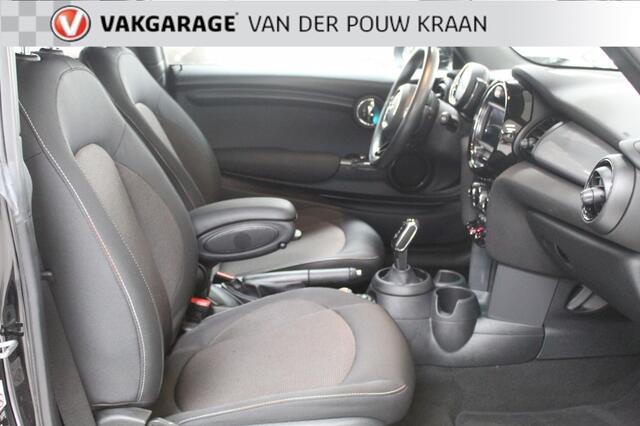 Mini MINI 1.5 Cooper Pepper 136pk Climate control / cruise control / Navi