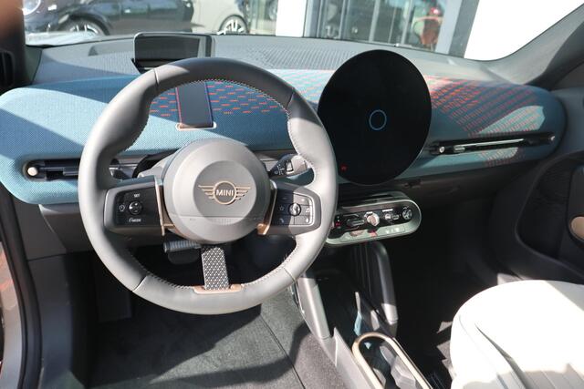 Mini MINI Aceman E Favoured trim + Package M + MINI Month