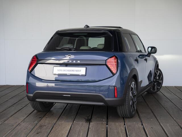 Mini MINI 5-deurs C Favoured Trim + Package M