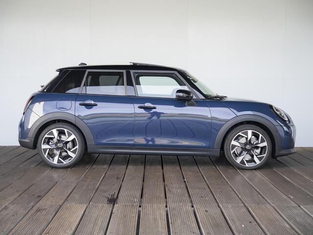 Mini MINI 5-deurs C Favoured Trim + Package M