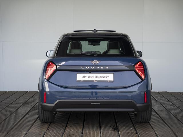 Mini MINI 5-deurs C Favoured Trim + Package M