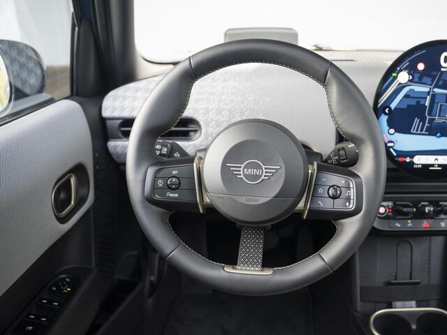 Mini MINI 5-deurs C Favoured Trim + Package M