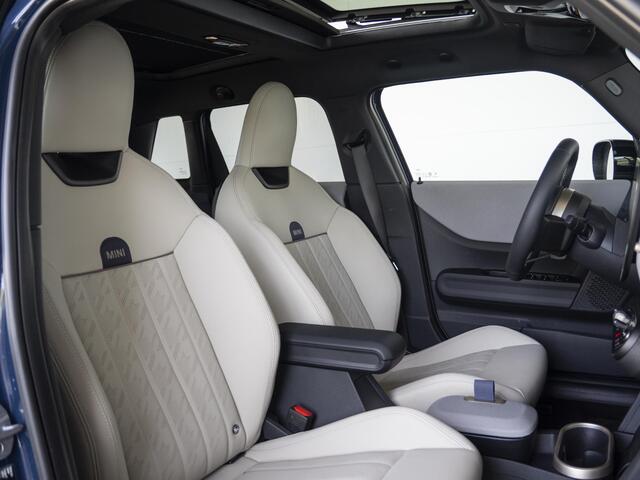 Mini MINI 5-deurs C Favoured Trim + Package M
