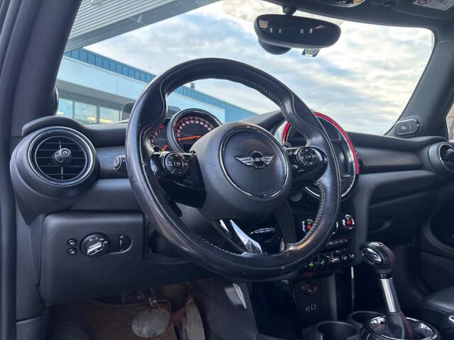 Mini MINI 2.0 COOPER S 60 YEAR AUTOMAAT LEDER LMV NAVI PDC HEDUPDSPL