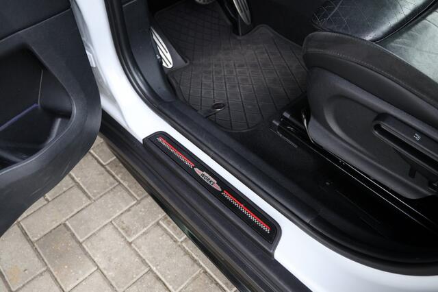 Mini MINI 2.0 JCW ALL4 *PANO*HenK*SFEER*LEDER*HUD*TREKHAAK*VOL!