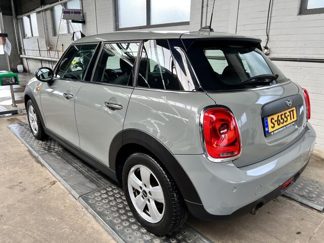 Mini MINI 5-deurs 1.5 Business Edition Cruise Clima Navi BT Tel PDC