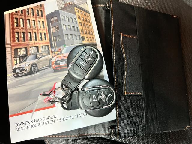 Mini MINI 5-deurs 1.5 Business Edition Cruise Clima Navi BT Tel PDC