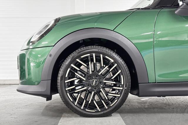 Mini MINI 3-Deurs C Favoured | Pakket M | Panoramadak | Harman/Kardon | Head-Up Display |
