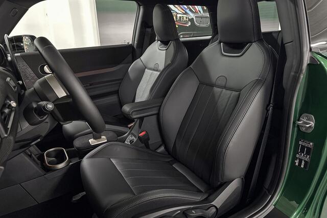 Mini MINI 3-Deurs C Favoured | Pakket M | Panoramadak | Harman/Kardon | Head-Up Display |