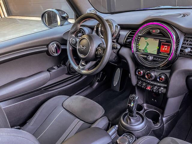 Mini MINI 3-Deurs 1.5 136PK Automaat John Cooper Works | JCW AERO KIT | JCW STUURWIEL | JCW SPORTSTOELEN |