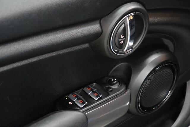 Mini ONE Mini 1.5 [APPLE CARPLAY, CRUISECONTROL, LEDEREN INTERIEURDELEN, AIRCONDITIONING, NAVIGATIE, NIEUWSTAAT]