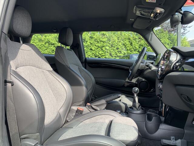 Mini ONE Mini 1.5 First edition, Navi & CarPlay | Led