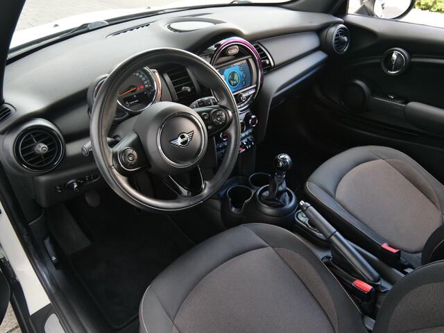 Mini ONE Mini 1.5 102pk Chili Climate / 17 inch / Parkeersensor / Stoelverwarming
