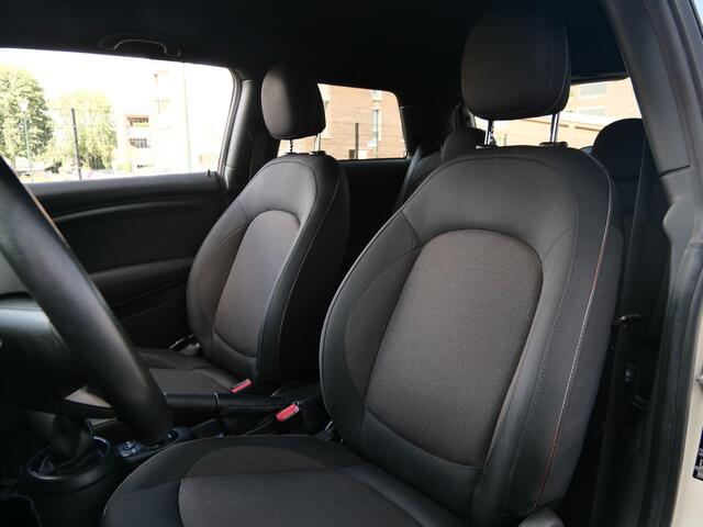 Mini ONE Mini 1.5 102pk Chili Climate / 17 inch / Parkeersensor / Stoelverwarming