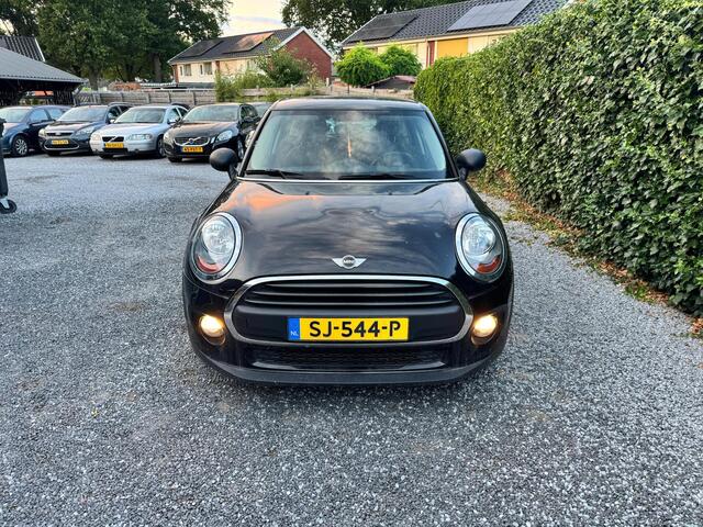Mini ONE Mini 1.5 D Business | Navi | Airco | Cruise Control | 5 Deuren | 1e eigenaar! | Dealer onderhouden | APK tot 13-04-2026!
