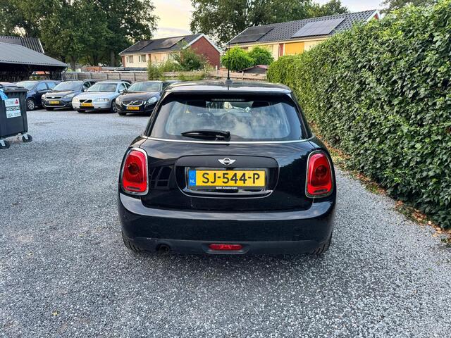 Mini ONE Mini 1.5 D Business | Navi | Airco | Cruise Control | 5 Deuren | 1e eigenaar! | Dealer onderhouden | APK tot 13-04-2026!