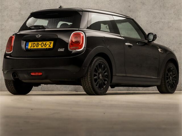 Mini ONE Mini 1.5 Sport (NAVIGATIE, CLIMATE, STOELVERWARMING, LM VELGEN, SPORTSTOELEN, PARKEERSENSOREN, CRUISE, NIEUWE APK, NIEUWSTAAT)