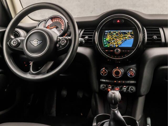 Mini ONE 1.5 One Sport (NAVIGATIE, 5 DEURS, GETINT GLAS, LM VELGEN, SPORTSTOELEN, CRUISE, NIEUWE APK, NIEUWSTAAT)