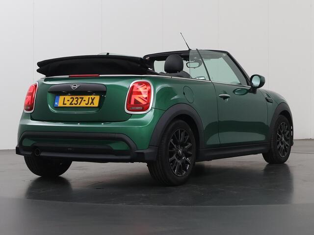 Mini ONE Mini Cabrio 1.5 Classic | LED | DAB | Mini Visueel Boost | Sportstoelen | Zicht-Pakket | Connected Navigation | PDC |