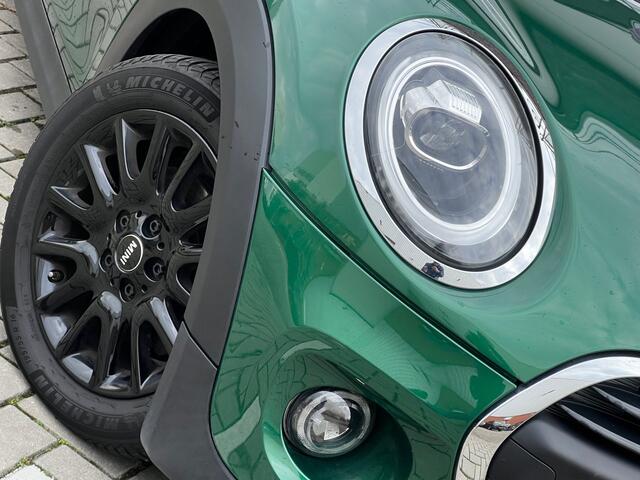 Mini ONE Mini 1.5 MINI Chili Turbo 102 PK / Airco / Navigatie / Apple CarPlay / Leder Sport Int / 16"Black Spoke Velg / Park Sensors / LED / All Black Pack / 1e Eigenaar!