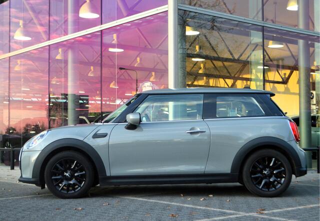 Mini ONE Hatchback / Essential / LED / Navigatie / Airconditioning / Cruise Control