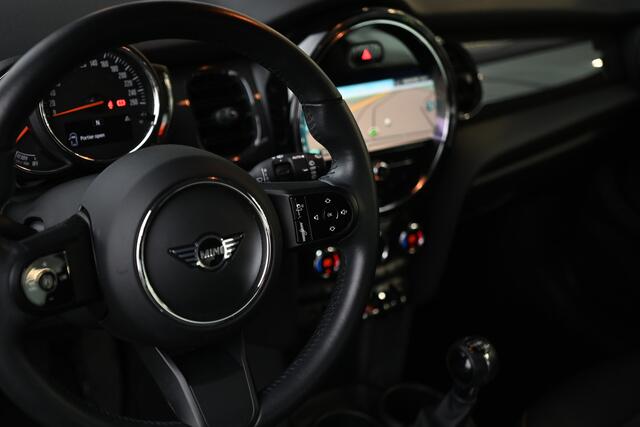 Mini ONE Hatchback / Essential / LED / Navigatie / Airconditioning / Cruise Control