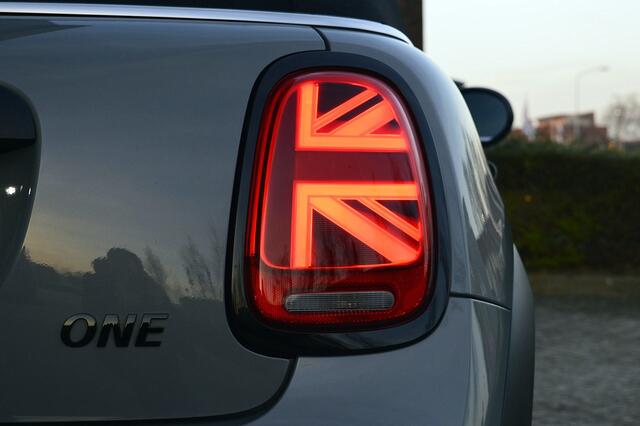 Mini ONE Mini Cabrio 1.5 Essential Rijklaarprijs-Garantie Apple carplay Airco Led Stuur/Stoel verwarming Cruise Control