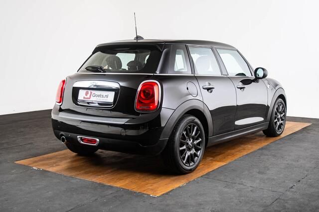 Mini ONE Mini 1.5 Salt - cruise control - Regen- en lichtsensor - Binnenlichtpakket - PDC achter - Chrome Line exterieur - MINI Navigatiesysteem - Middenarmsteun voor -