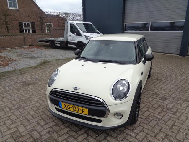 Mini ONE Mini 1.5 First Airco, Navigatie, Carplay, LM velgen 17 inch