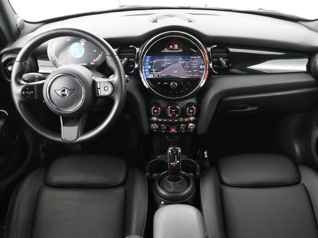 Mini ONE 1.5 Business Edition | Leder | Harman/Kardon | Matrix LED | Stoelverwarming | Camera | Carplay | Park Assist | Verwarmde voorruit | Climate control | Cruise control | Navigatie