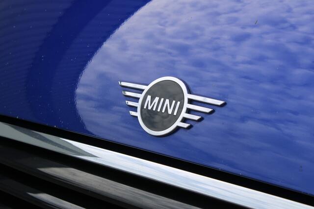 Mini ONE Mini 1.5 | Incl. 12 maanden garantie | 100% dealer onderhouden | Cruyise control | Airco | Apple carplay | Navigatie | Radio |