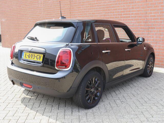 Mini ONE 1.5 5-DRS Automaat Business Edition Navigatie PDC Cruise Control Airco 17" Lichtmetalen velgen 5-Deurs