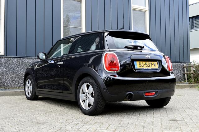 Mini ONE 3-Deurs 1.2 Rijklaarprijs-garantie Navigatie Airco Stoel verwarming PDC Cruise control