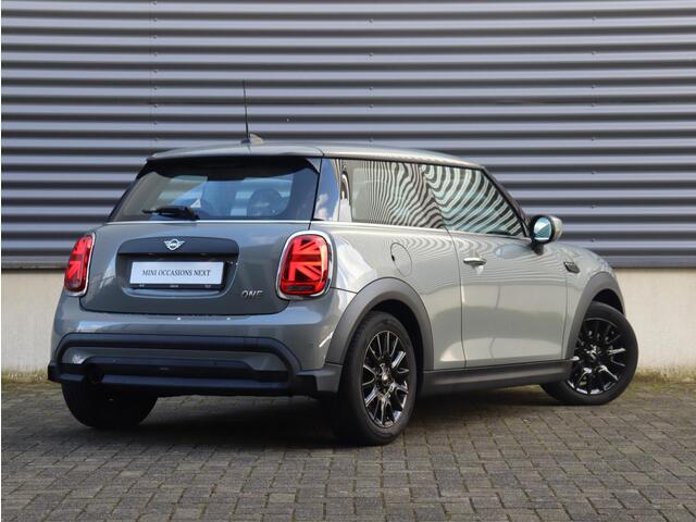 Mini ONE 3-deurs | Classic + Sportstoelen + Apple Carplay + LED Koplampen + Climate Control + Cruise Control + 16" Victory Spoke Zwart