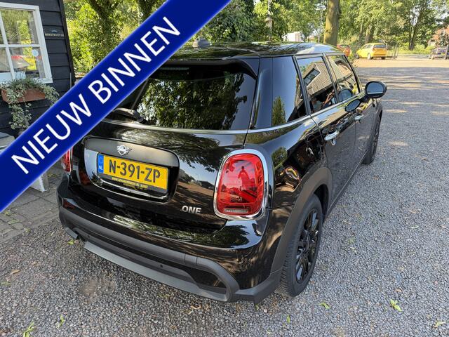 Mini ONE 5-Deurs 1.5 Business Edition NAV|PDC|VIRTUAL