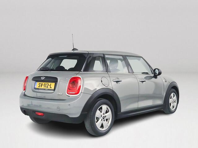 Mini ONE 5-Deurs 1.5 First | Park assist | Airco | Cruise control