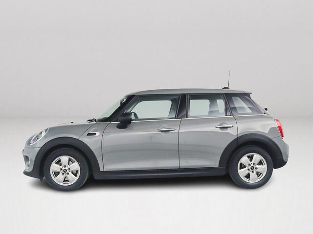Mini ONE 5-Deurs 1.5 First | Park assist | Airco | Cruise control
