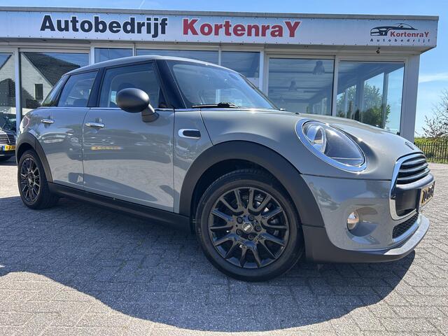 Mini ONE 5-Deurs 1.5 Business Edition CarPlay/Cruise control/Airco/pdc/Navigatie/Nieuwstaat/100% dealer onderhouden