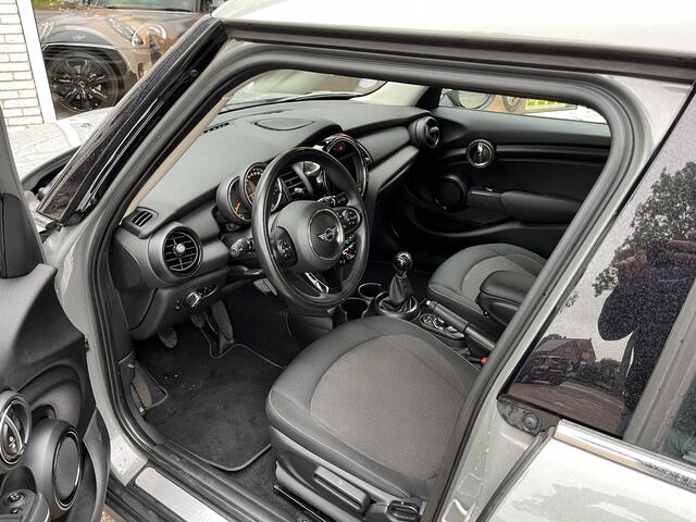 Mini ONE 5-Deurs 1.5 First Apple Carplay Navigatie PDC 18"