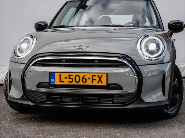 Mini ONE 3-Deurs 1.5 Essential Nieuw model!/ Panoramadak/ Navigatie/ Carplay/ Full led/ Airco