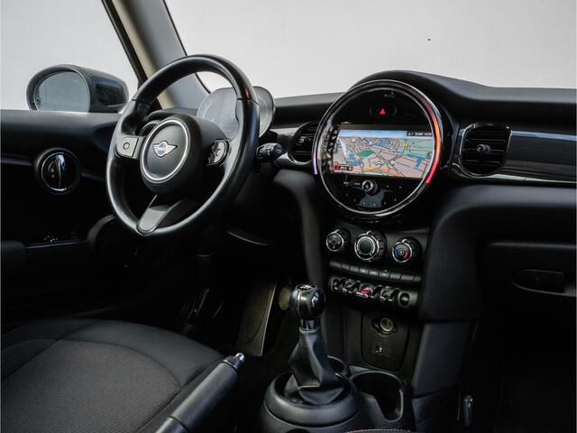 Mini ONE 3-Deurs 1.5 Essential Nieuw model!/ Panoramadak/ Navigatie/ Carplay/ Full led/ Airco
