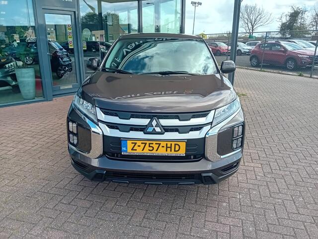 Mitsubishi ASX 2.0 Automaat, Airco(automatisch) Multimedis systeem, Carplay, Camera, Stoelverwarming, Cruisecontrol, Navigatie, Dimlicht automatisch, Regensensor, Elektrische ramen en spiegels, Schakelmogelijkheid aan stuurwiel, Nette auto, BOVAG