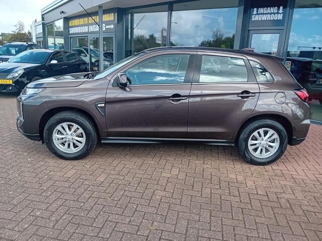 Mitsubishi ASX 2.0 Automaat, Airco(automatisch) Multimedis systeem, Carplay, Camera, Stoelverwarming, Cruisecontrol, Navigatie, Dimlicht automatisch, Regensensor, Elektrische ramen en spiegels, Schakelmogelijkheid aan stuurwiel, Nette auto, BOVAG