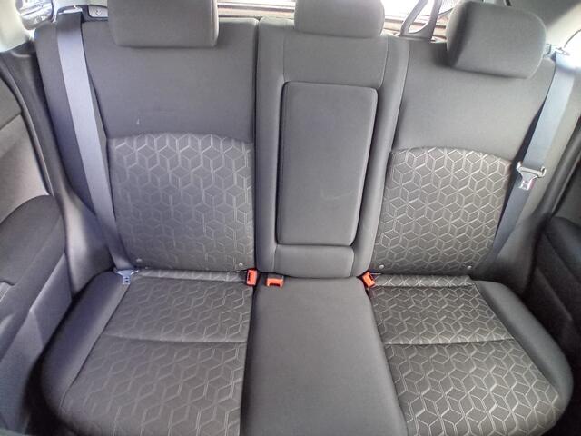 Mitsubishi ASX 2.0 Automaat, Airco(automatisch) Multimedis systeem, Carplay, Camera, Stoelverwarming, Cruisecontrol, Navigatie, Dimlicht automatisch, Regensensor, Elektrische ramen en spiegels, Schakelmogelijkheid aan stuurwiel, Nette auto, BOVAG