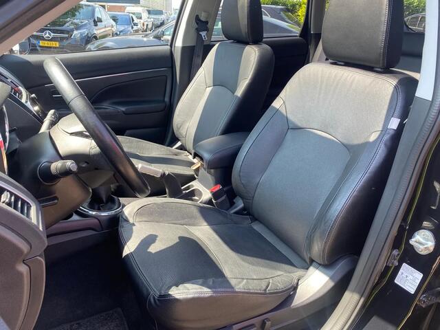 Mitsubishi ASX Zwart