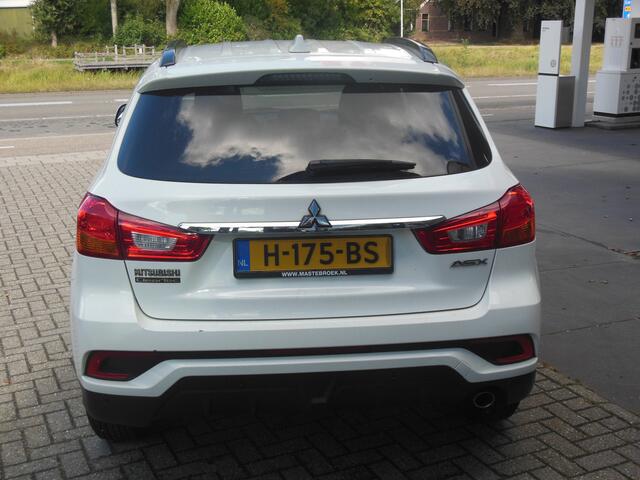 Mitsubishi ASX 1.6 Cleartec Life Staat in De Krim