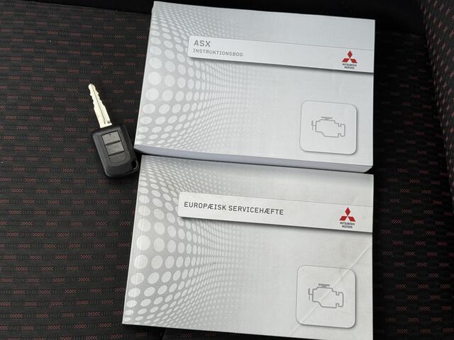 Mitsubishi ASX 1.6 Cleartec Intense / Stoelverwarming / Cruise control / Trekhaak (1200 KG) / Bluetooth / Lichtmetalen velgen